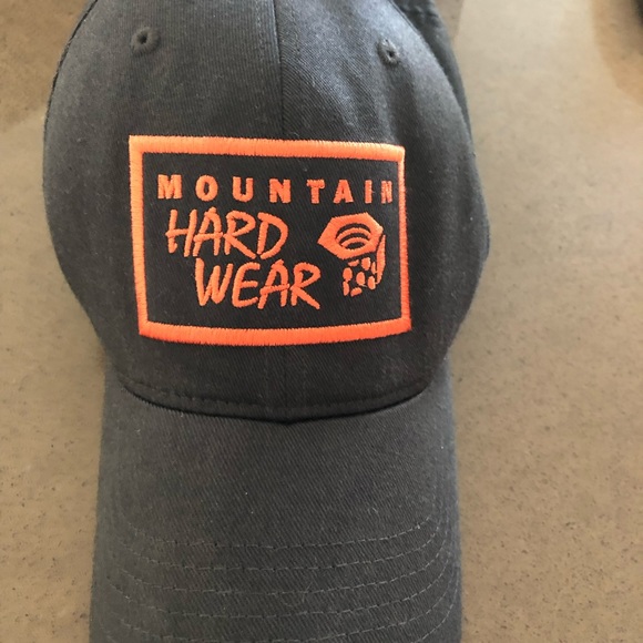 mountain hardware hat